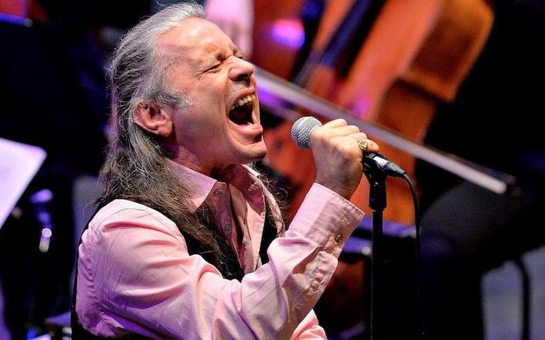 Bruce Dickinson, do Iron Maiden, vai participar da CCXP23