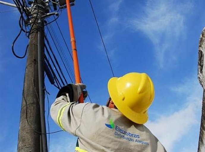 Eletrobras orienta consumidores sobre ligação provisória no período junino