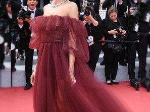 Izabel Goulart by Valentino/Chopard