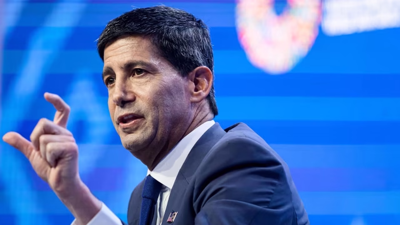 Crescimento econômico é robusto, mas não provoca inflação, afirma Kevin Warsh