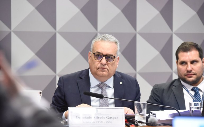 Alfredo Gaspar denuncia “blindagem de criminosos” e pede prisão preventiva de empresário ligado ao Careca do INSS na CPMI