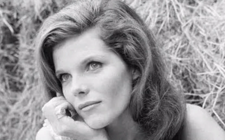 Morre aos 86 anos a atriz Samantha Eggar, indicada ao Oscar por ‘O Colecionador’