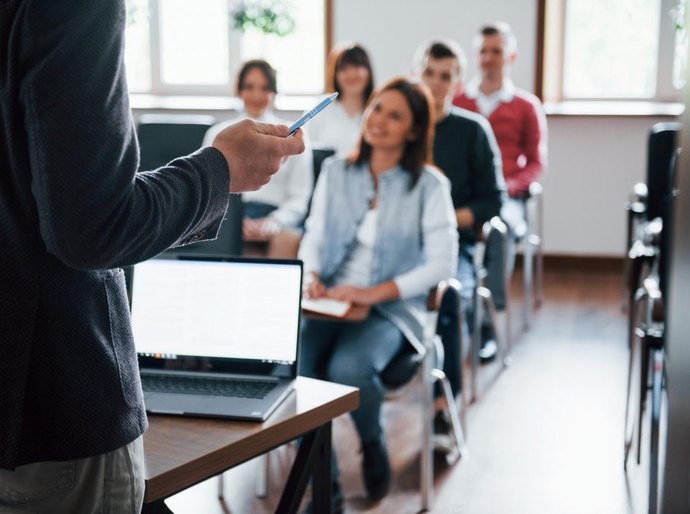 Prefeitura de Arapiraca oferece curso profissionalizante de costureiro para jovens e adultos
