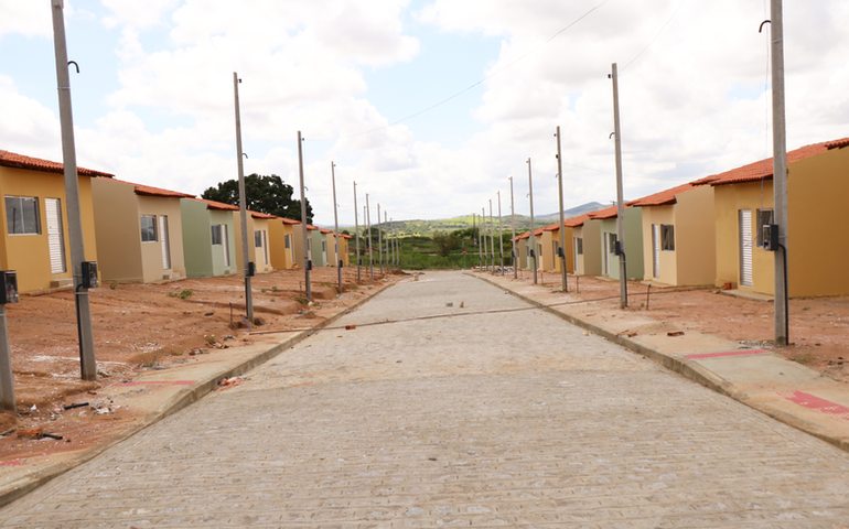 Seinfra fiscaliza construção de conjunto habitacional em Igaci