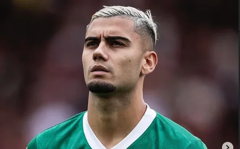 Andreas Pereira curte postagem do PSG comemorando título sobre o Flamengo