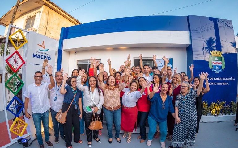 Prefeito JHC entrega Unidade de Saúde totalmente reformada, no Pontal da Barra