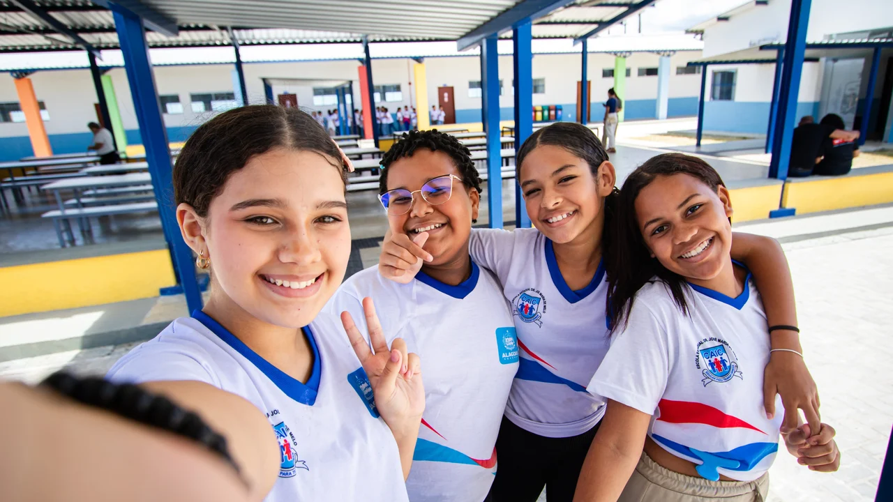Alagoas avança 23 posições e assume liderança nacional na avaliação da Educação, aponta estudo