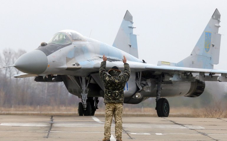 Ucrânia enfrenta escassez de combustível para caças devido à situação no Oriente Médio, diz analista