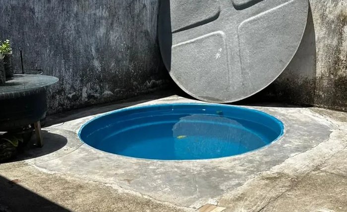 Caixa d’água era usada como piscina e tinha acesso por degraus