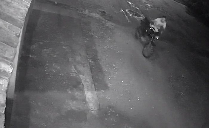 José Willams da Silva Mendonça Júnior com motocicleta José Willams da Silva Mendonça Júnior com motocicleta