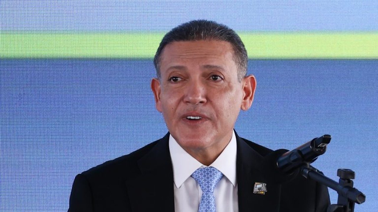 Presidente do TSE comenta sobre a prorrogação da votação