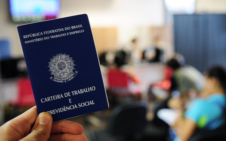 Todos os 5 grandes setores pesquisados tiveram criação de empregos em junho no Caged