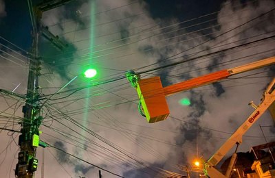Prefeitura de Maceió leva mutirão de iluminação ao Clima Bom