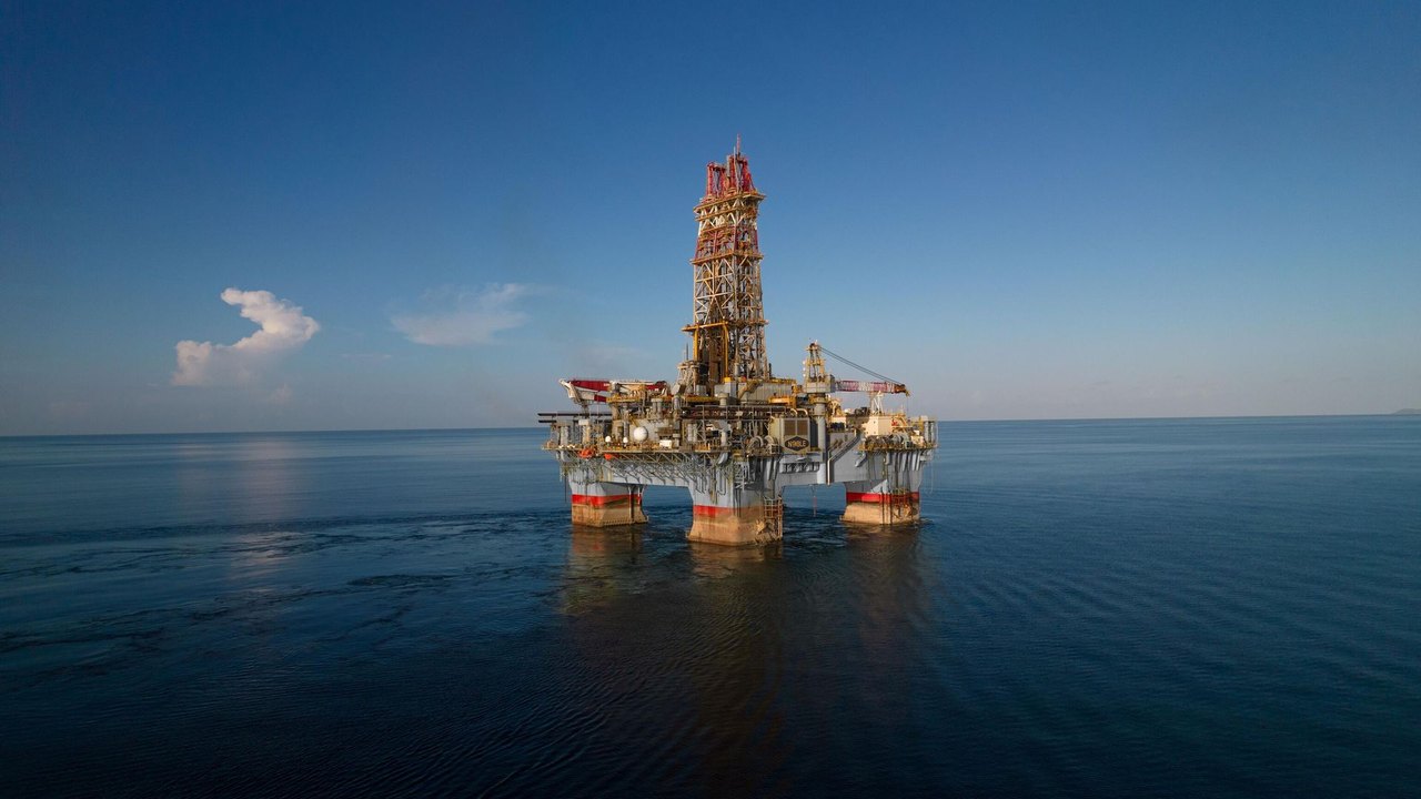 Petróleo fecha em alta e Brent se aproxima dos US$ 110 com oferta da Arábia Saudita em xeque