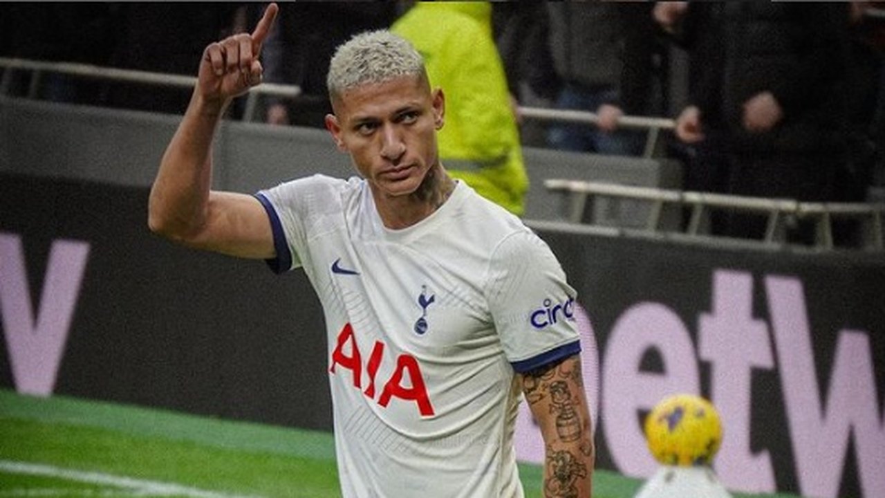 Richarlison marca e Tottenham arranca empate com o Manchester United no Campeonato Inglês