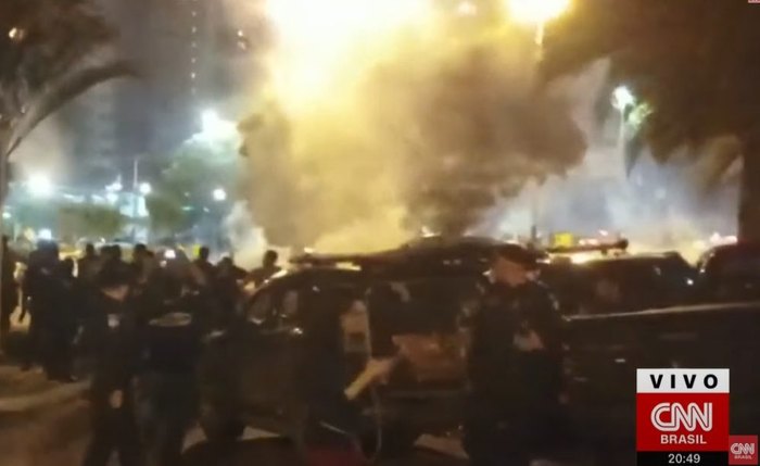 Brasília tem noite de atentados nesta segunda-feira