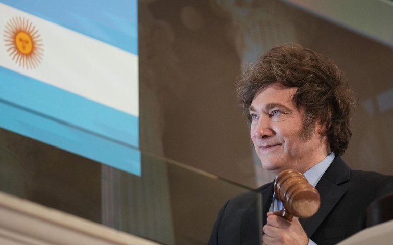 Milei anuncia que presos não serão transferidos de uma prisão para outra devido à mudança de gênero