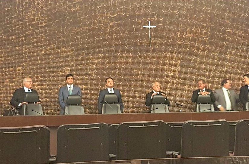 Teófilo prestigia posse no TRF5 e de novos juízes da Justiça alagoana