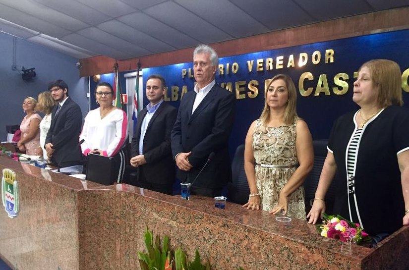 Vice-prefeito Yale prestigia homenagens a colunistas sociais arapiraquenses