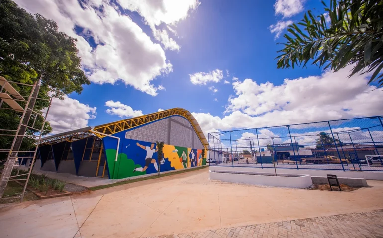 Prefeito Luciano entrega, nesta quinta (7), a reforma da praça Paineiras e do ginásio poliesportivo da comunidade