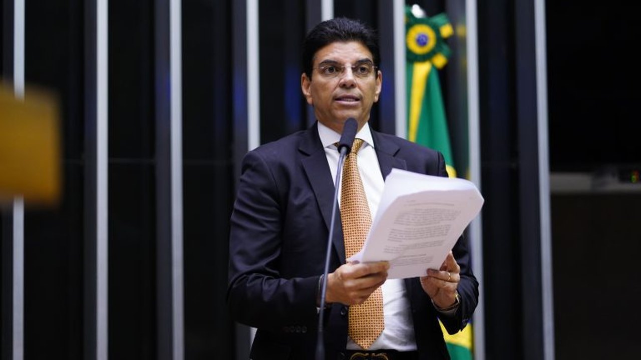 Relator diz que nova regra fiscal não vai prejudicar piso da enfermagem, Fundeb ou Fundo Constitucional do DF; acompanhe