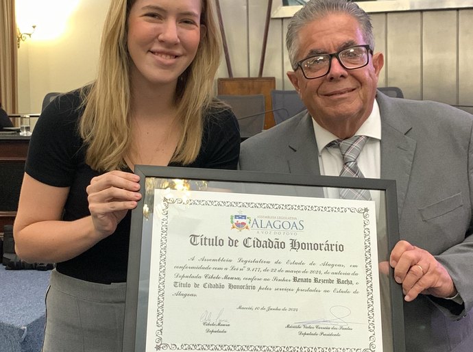 Proposto pela deputada Cibele Moura, título de Cidadão Honorário de Alagoas é entregue ao médico Renato Rezende