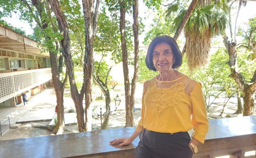 Servidora se aposenta com relevante trabalho prestado à Ufal e à sociedade