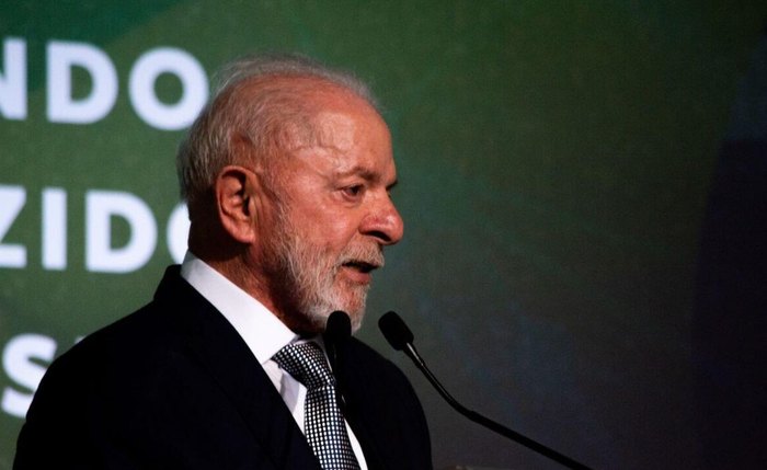 Tensões comerciais entre Brasil e EUA: Lula responde a tarifas de Trump e pede por 'respeito' Tensões comerciais entre Brasil e EUA: Lula responde a tarifas de Trump e pede por 'respeito'