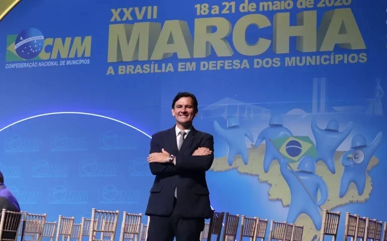 Marcelo Beltrão participa de reunião com Lula durante Marcha dos Prefeitos em Brasília