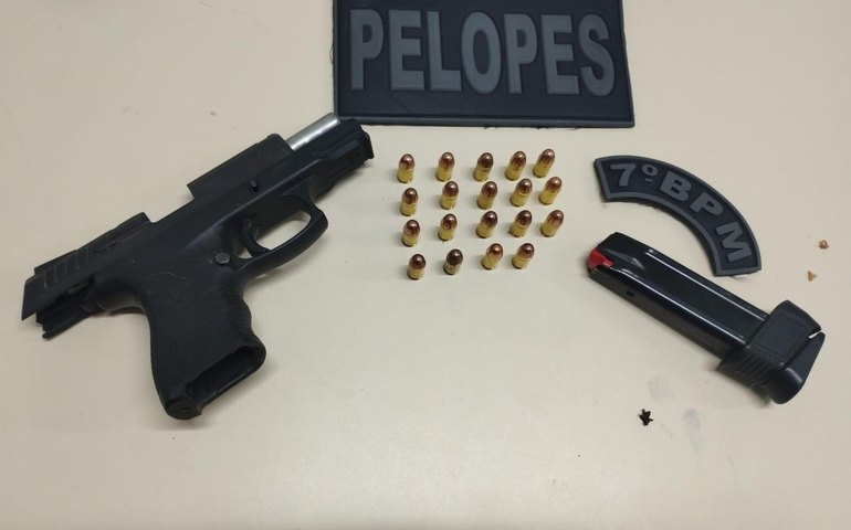 PM apreende pistolas e prende dois homens em Santana do Ipanema e Craíbas