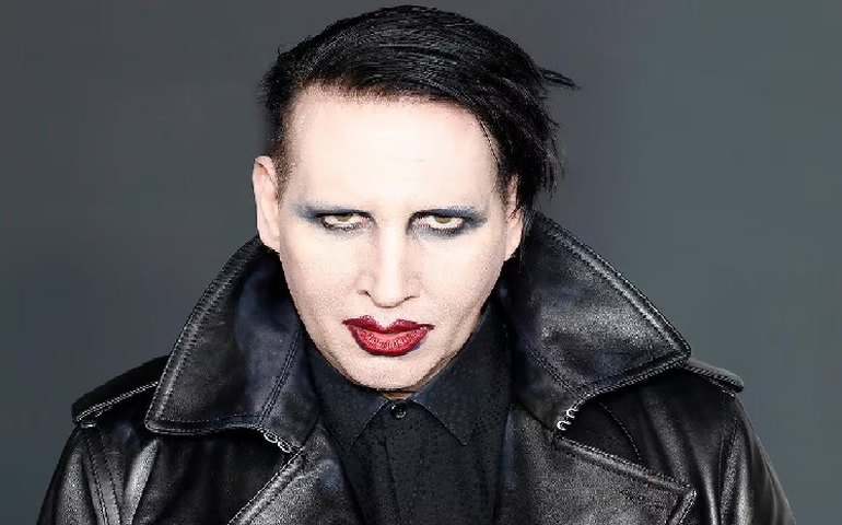 Marilyn Manson é acusado de assediar jovem nos anos de 1990