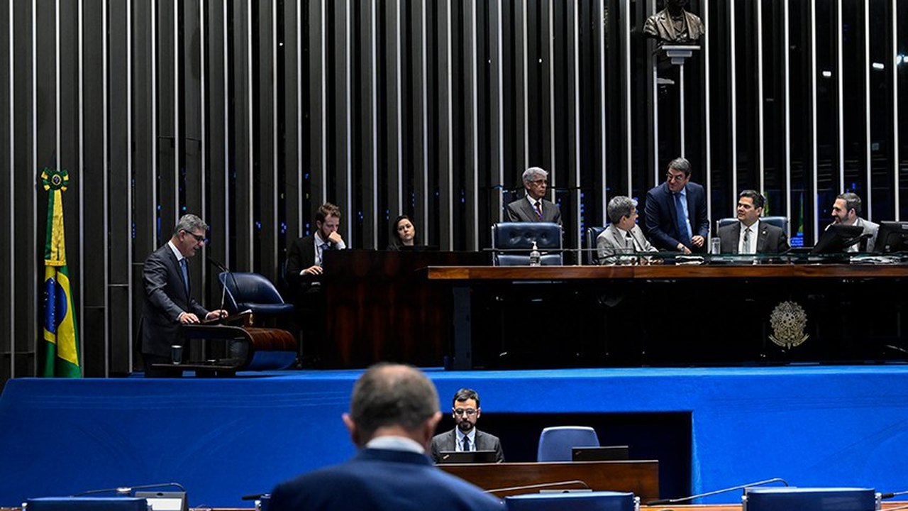 Bate-boca por chapa ao Senado em SP contrapõe Salles e Constantino a Eduardo Bolsonaro e Frias