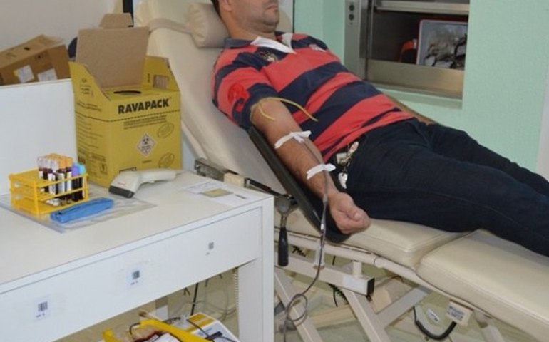 Unidade Móvel do Hemoal estará no Centro de Convenções nesta terça