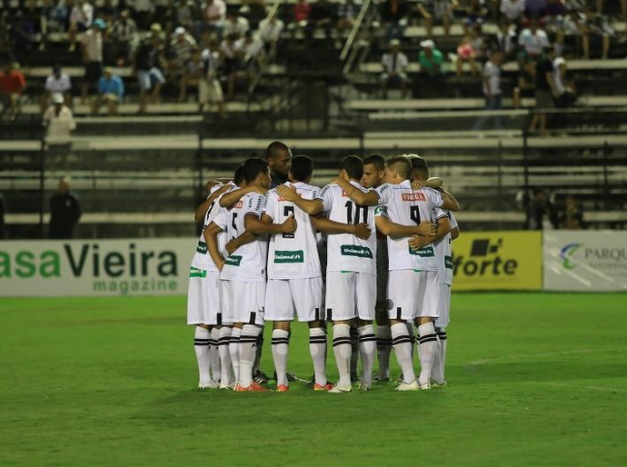 Técnico Vica relaciona 18 jogadores para jogo diante do Genus de Rondônia
