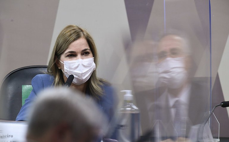 Mayra: nas fases tardias da doença, cloroquina não têm efeito, apenas na inicial