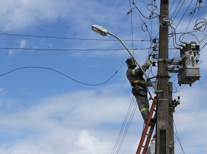Eletrobras realiza mutirão de corte por inadimplência em todo o Estado