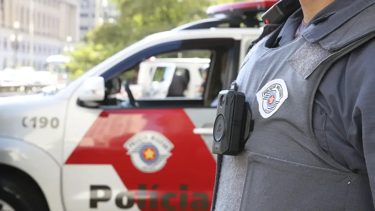 Casal é preso com arsenal escondido no carro, em SP: polícia acha até munição para derrubar aeronaves