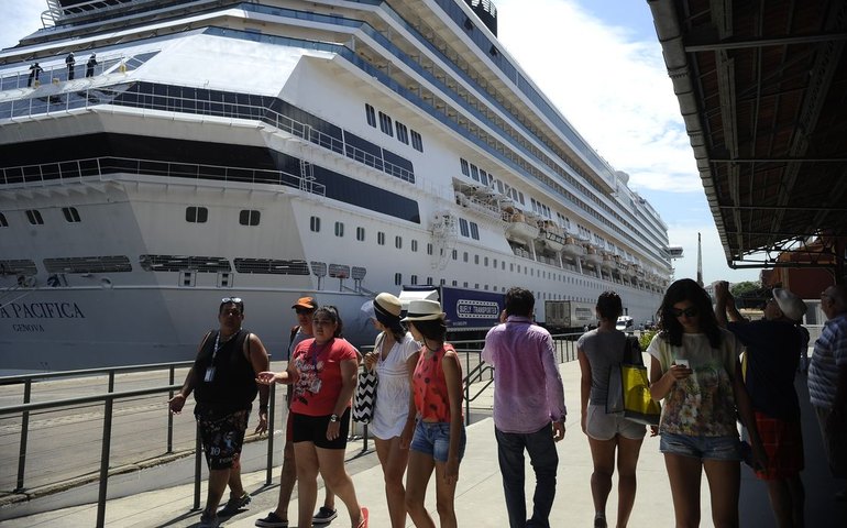 Temporada de cruzeiros na costa brasileira começa em novembro