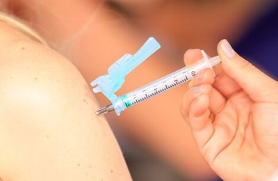 São Sebastião inicia vacinação contra Influenza e reforça aplicação da 4° dose contra a Covid-19