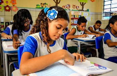 Transferência de alunos entre escolas municipais começa nesta quarta