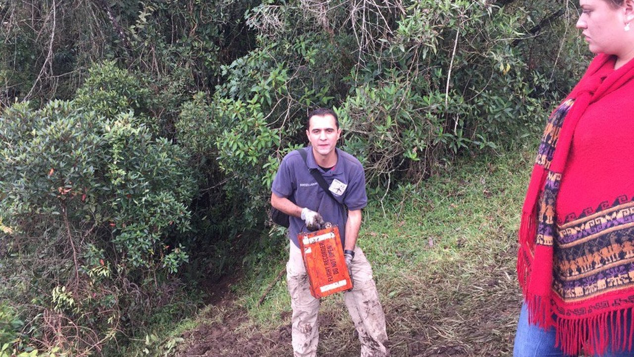 Aeronáutica Civil colombiana confirma que as duas caixas pretas foram encontradas