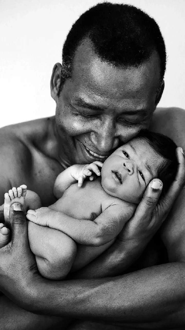 Fotógrafo brasileiro ganha prêmio internacional com clique espontâneo de pai e filho
