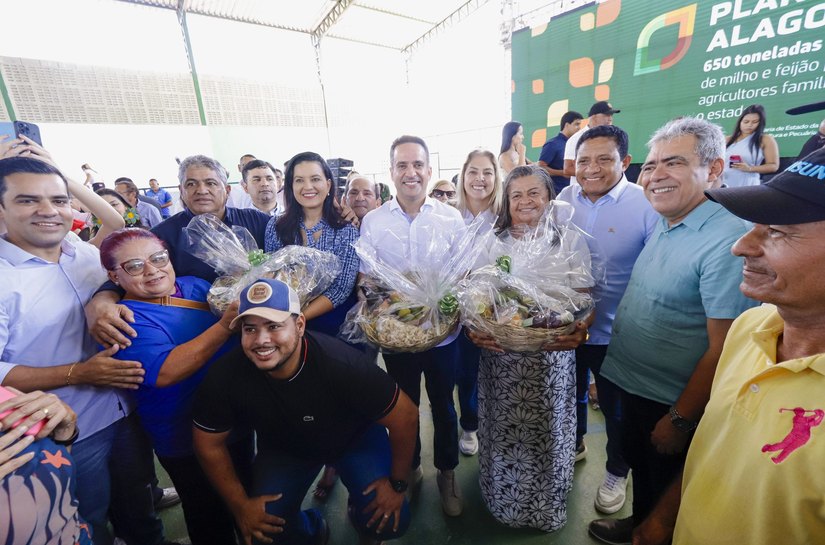 Prefeita e governador lançam programa Planta Alagoas 2025 em Palmeira dos Índios