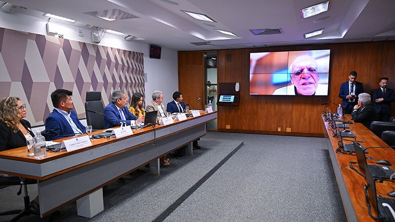 Cegueira: debatedores defendem foco em diagnóstico precoce e atenção a populações carentes