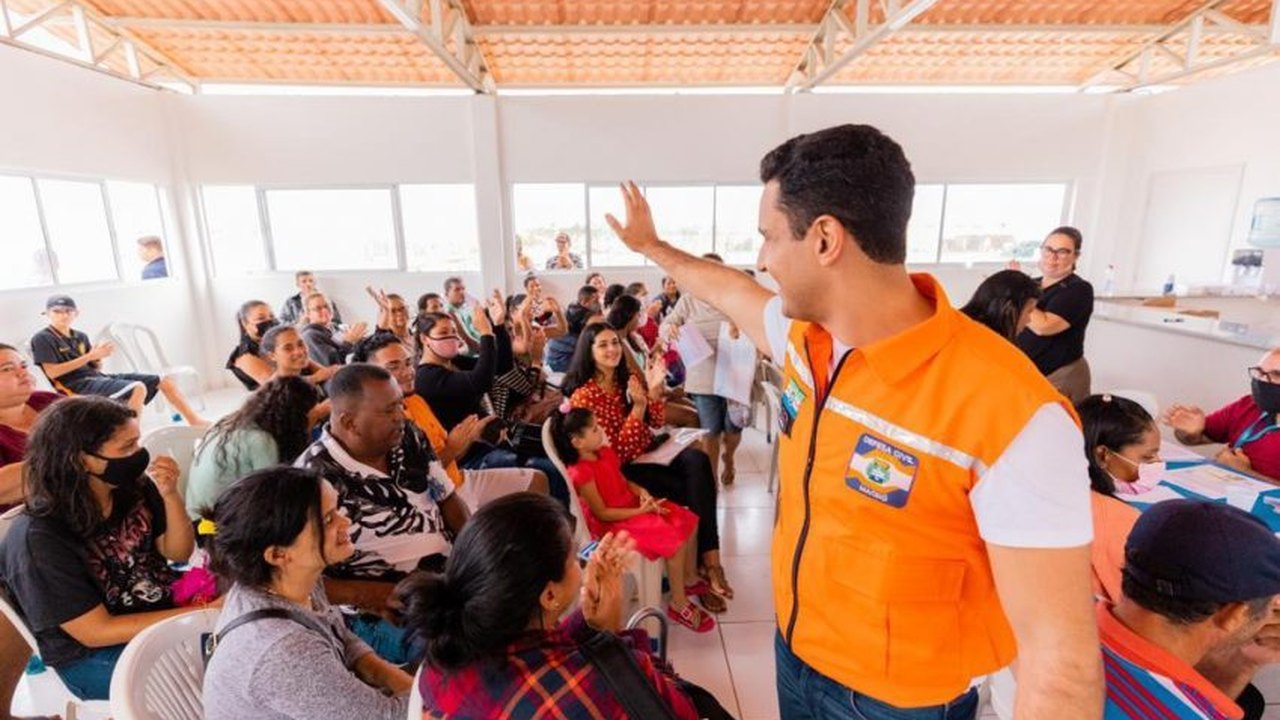 Prefeito JHC entrega chaves de 960 apartamentos e garante moradia para famílias afetadas pelas chuvas