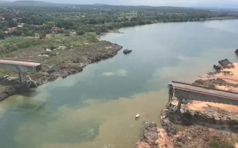 Cidade de Estreito declara emergência após colapso de ponte sobre o Rio Tocantins