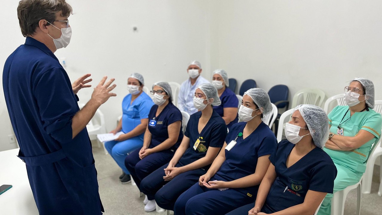 Hospital de Emergência do Agreste recepciona novos estagiários do Programa Preparando a Volta Para Casa