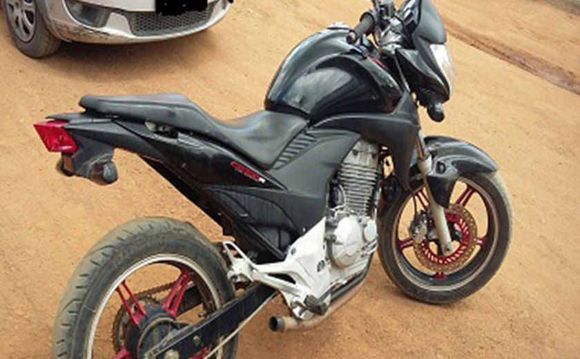 Palmeira dos Índios: PM prende jovem com moto roubada na zona rural