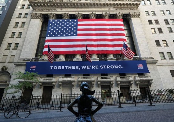 Bolsas de NY fecham em alta, com Nasdaq e S&P 500 em níveis recordes antes de CPI e Fed