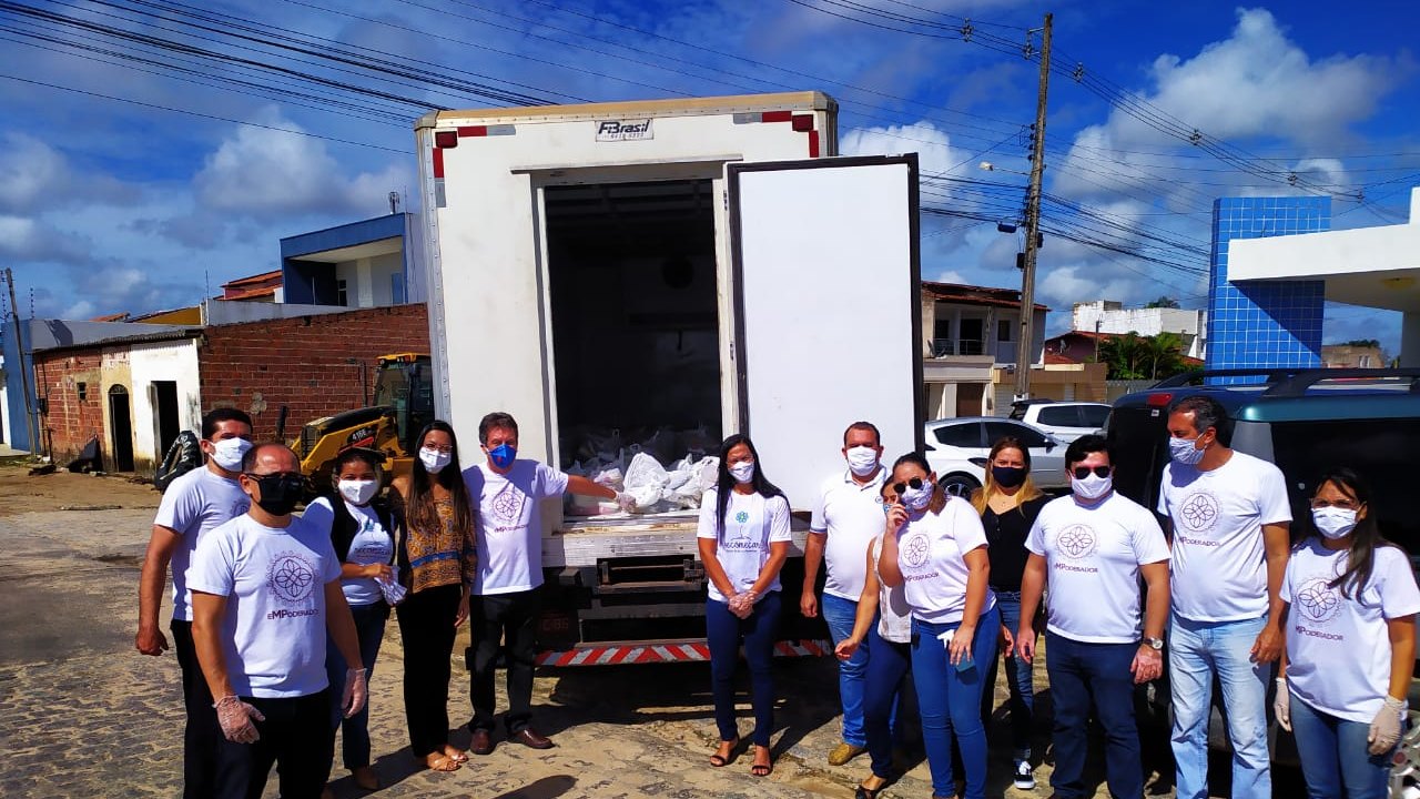 Ação solidária do Ministério Público distribui 189 cestas básicas e 120 máscaras para comunidades carentes de Arapiraca